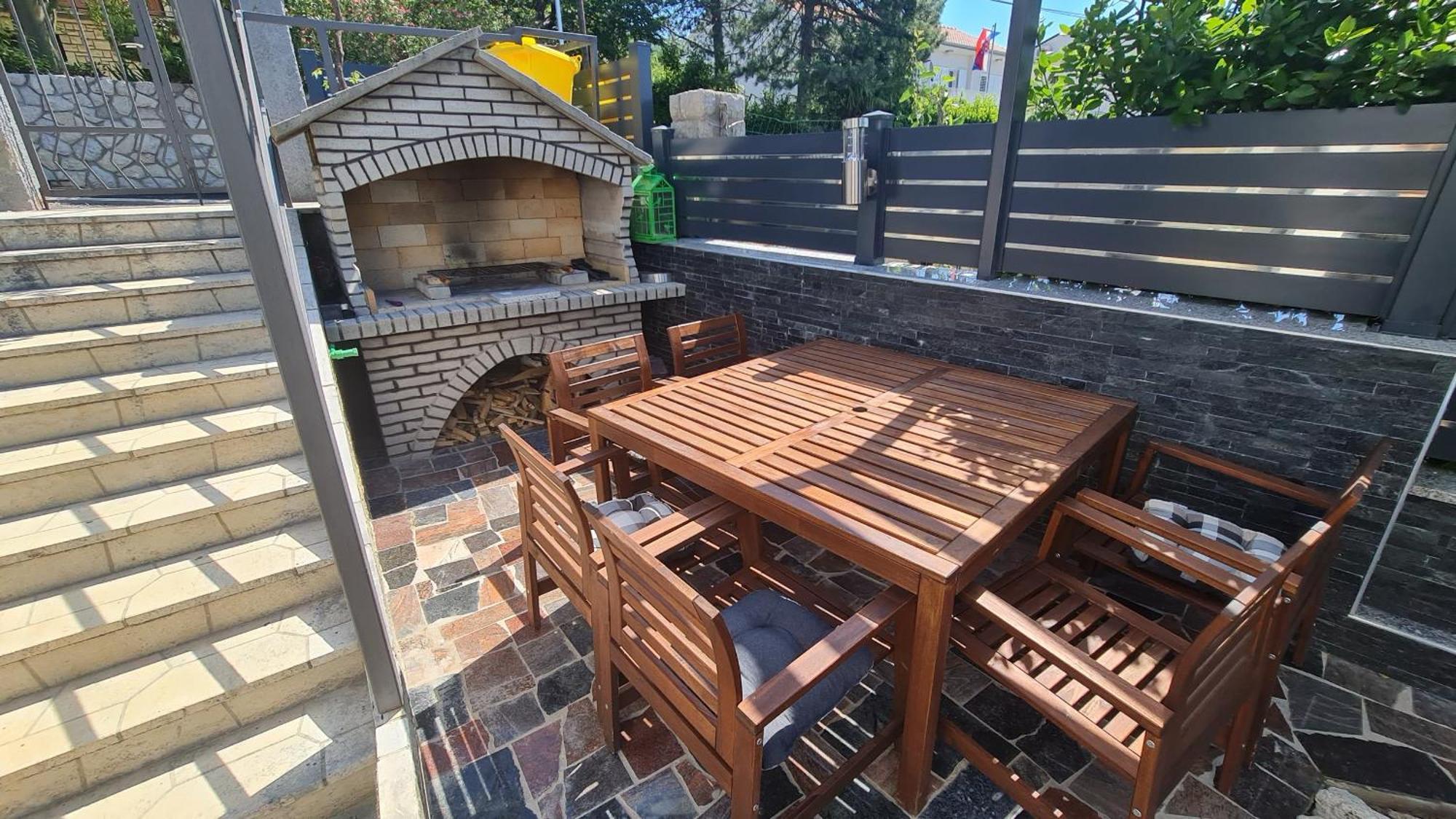 Apartments Blazevic, Heated Pool&Jacuzzi Dramalj Luaran gambar