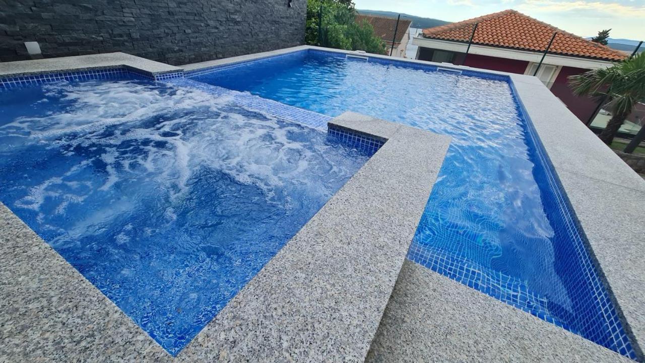 Apartments Blazevic, Heated Pool&Jacuzzi Dramalj Luaran gambar