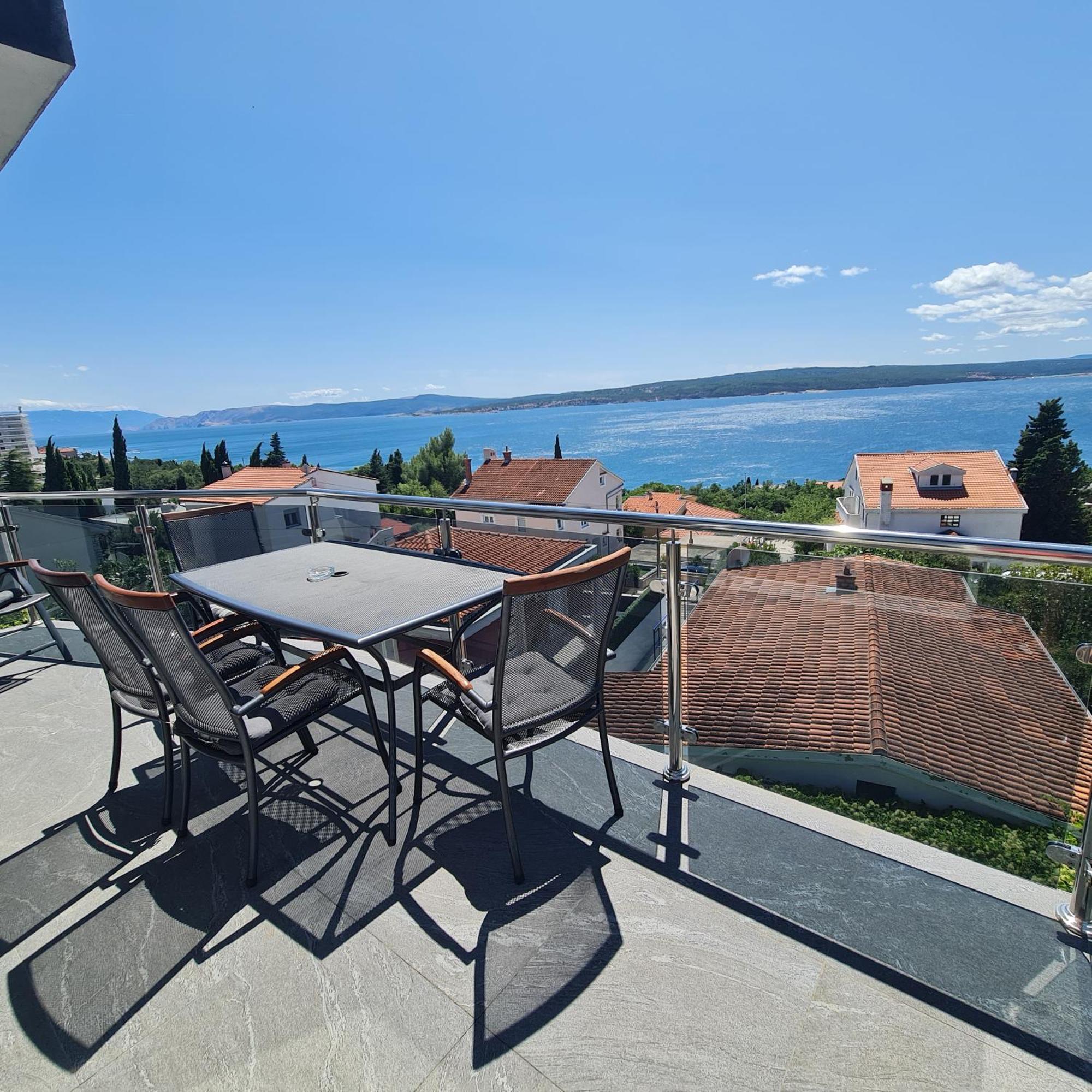 Apartments Blazevic, Heated Pool&Jacuzzi Dramalj Luaran gambar