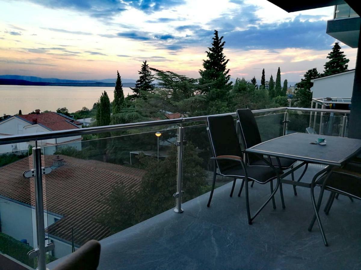 Apartments Blazevic, Heated Pool&Jacuzzi Dramalj Luaran gambar