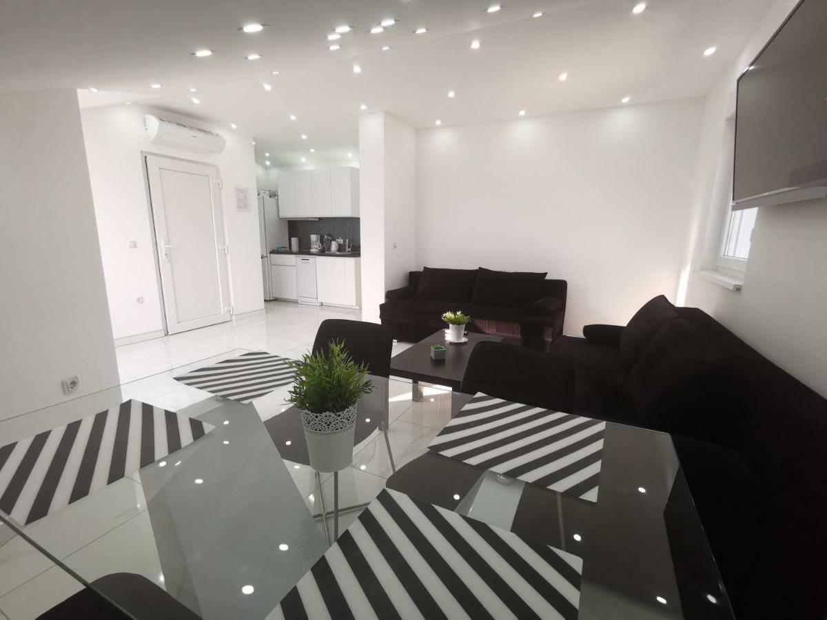 Apartments Blazevic, Heated Pool&Jacuzzi Dramalj Luaran gambar